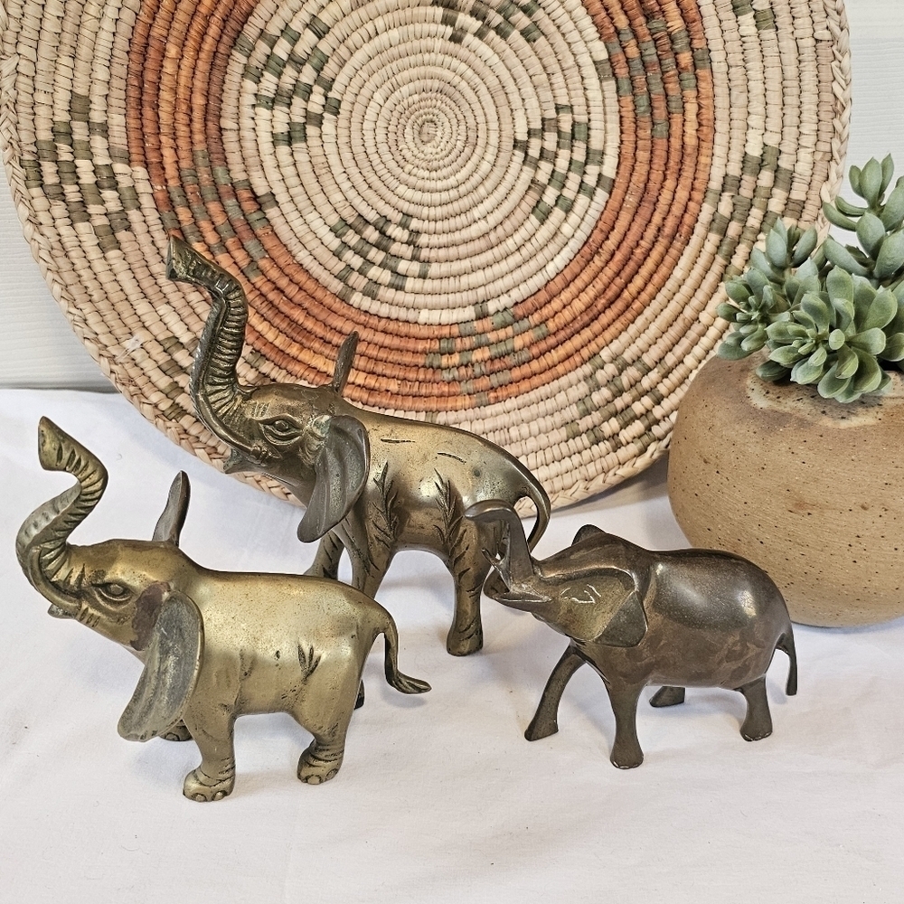 Set Of Three Vintage Brass Elephant MCM Figure Sculpture - Picture 1 of 7